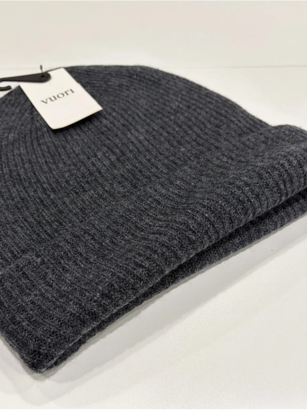 Vuori Douglas Beanie Grey Men's Women's Adult Hat NWT Soft Cashmere Blend